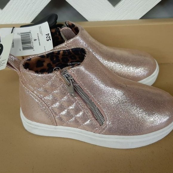 Girls Size 9 Shoes - Picture 3 of 5